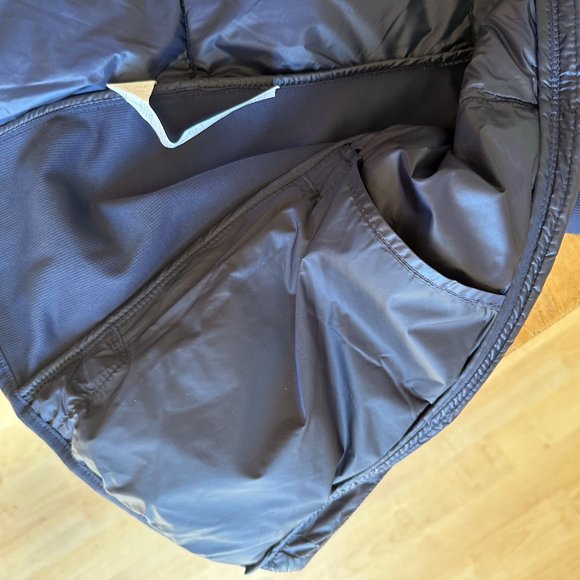 Fabletics Elliot Packable Women's Puffer Vest, Navy Blue, Size Large - Picture 4 of 7